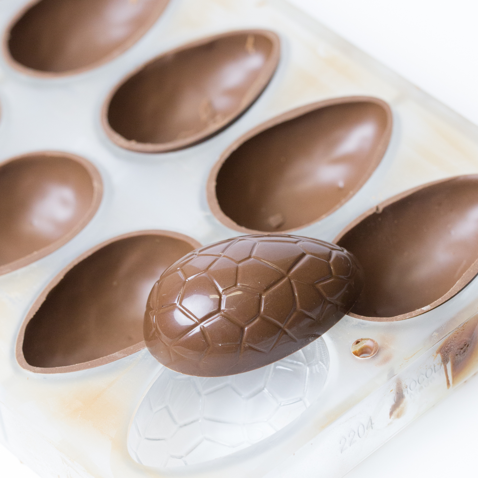 CW2204 70mm Egg Mould 50g