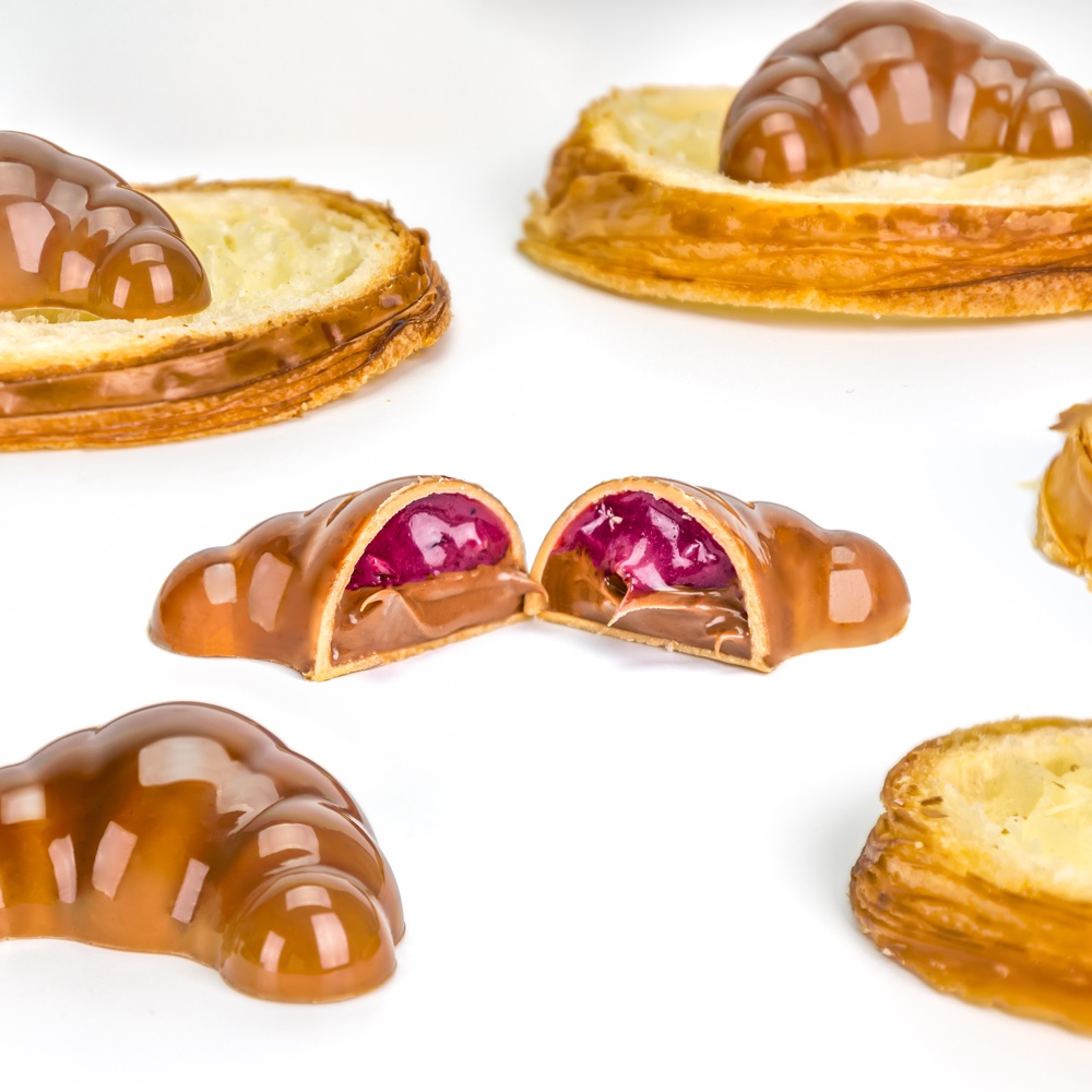 MA1068 Croissant Chocolate Mould 10.5g